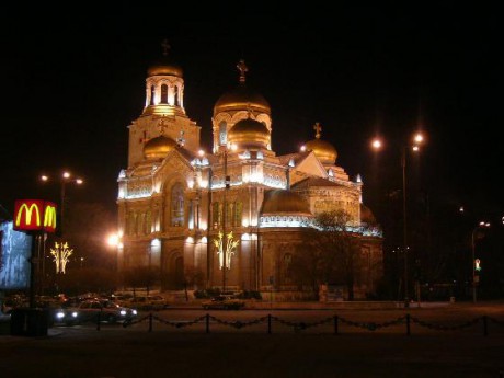 Katedrála v noci